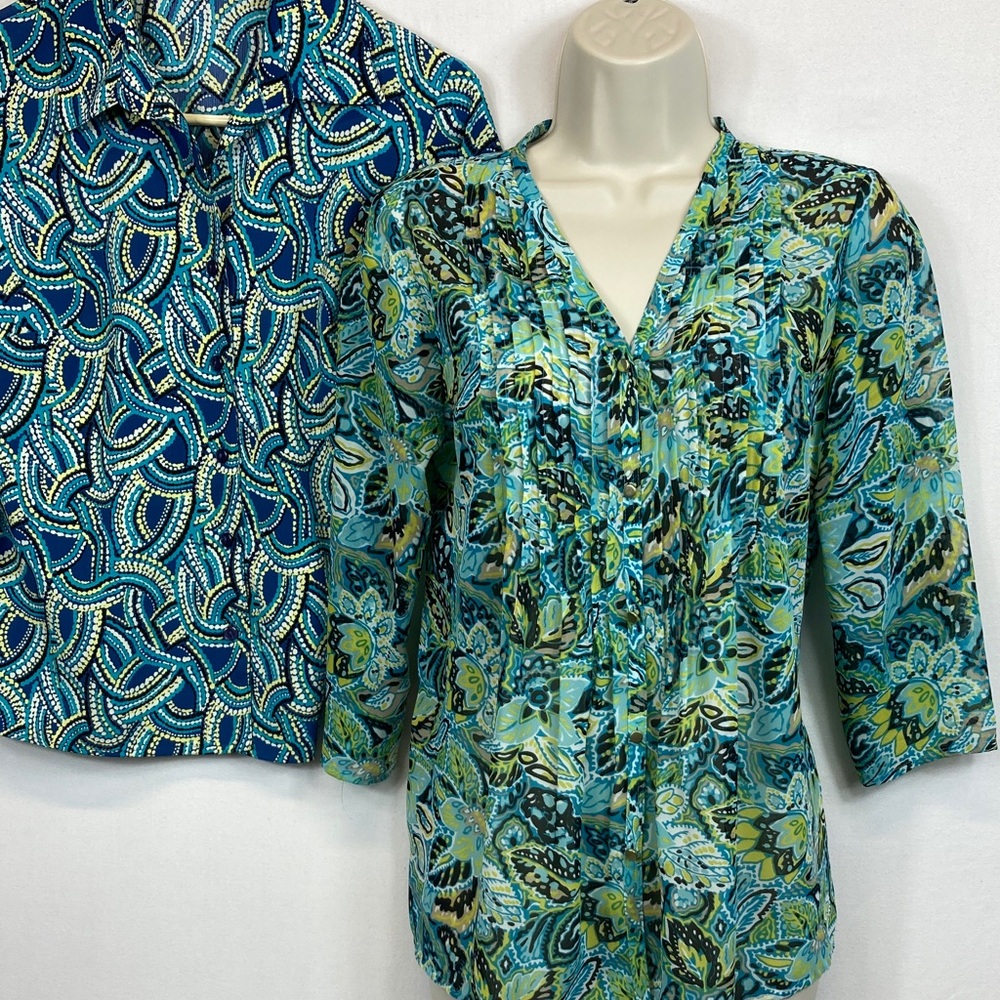 2/$8 Women's Blue Green Floral V-Neck Blouses